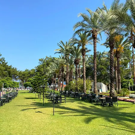 Queen's Park Goynuk 5* ケメル