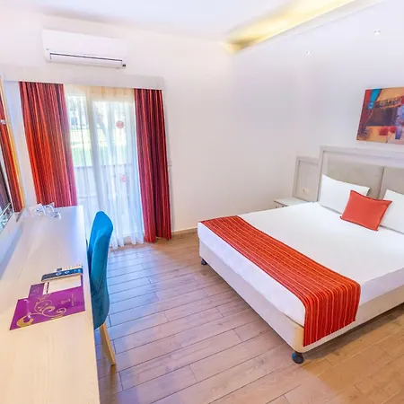 Queen's Park Goynuk 5*