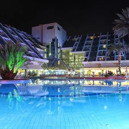 فندق كوينز بارك غوينوك- الشامل كليًا 5*