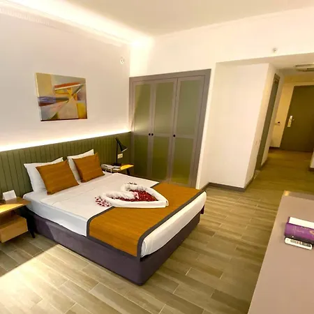فندق كوينز بارك غوينوك- الشامل كليًا 5*