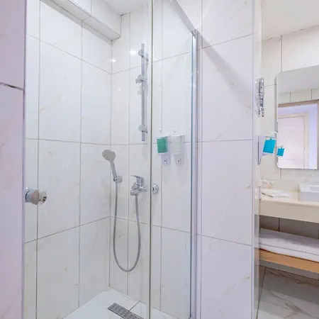 فندق كوينز بارك غوينوك- الشامل كليًا 5*